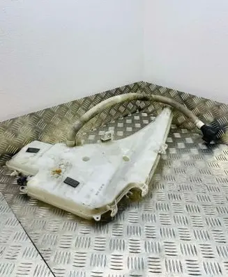 BMW 1 E81 E87 Windshield washer fluid reservoir/tank 712423117