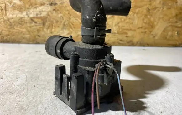 Audi A4 S4 B8 8K Electric auxiliary coolant/water pump 8K0965561A