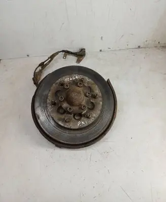 Front wheel hub