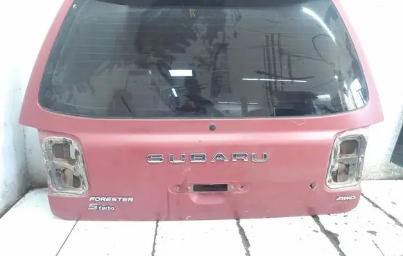 Subaru Forester SF Tailgate/trunk/boot lid 