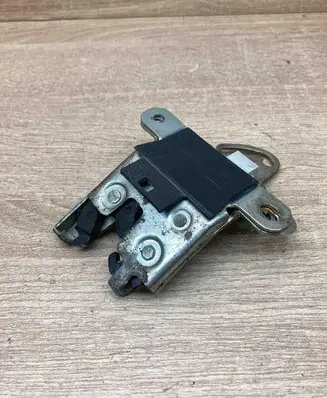 Skoda Superb B5 (3U) Tailgate/trunk/boot lock/catch/latch 827505