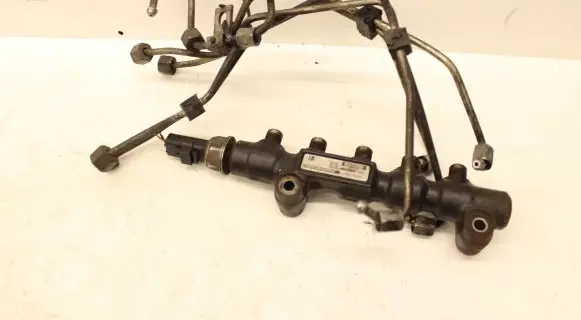 Citroen C4 I Fuel main line pipe 9654592680