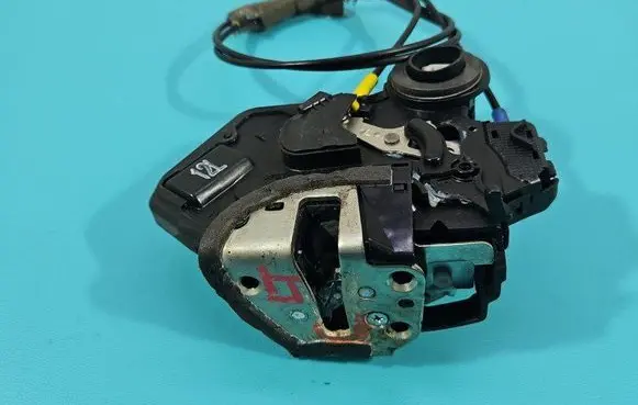Toyota Corolla Verso E121 Rear door lock IMPRK1468293
