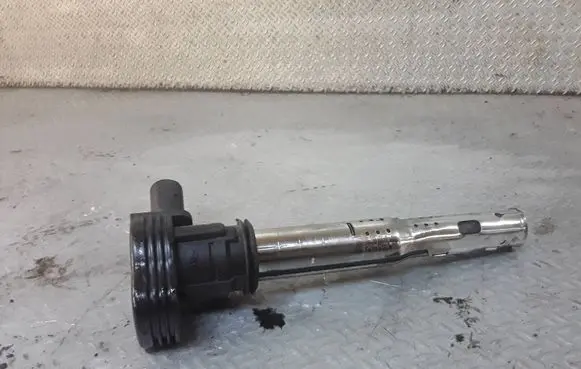 Audi A3 S3 8P High voltage ignition coil R0702S00300 0153314313