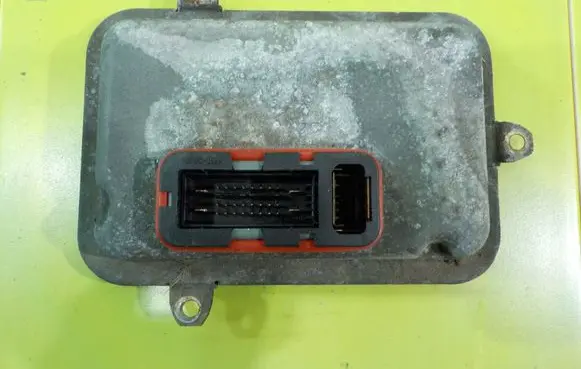 Mercedes-Benz C W204 LED ballast control module A2048700126