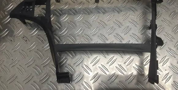 Radio/GPS head unit trim