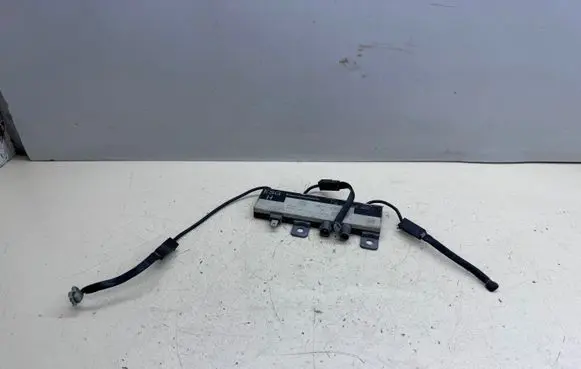 BMW 5 E34 Antenna control unit 65248351244 8351244
