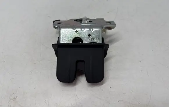 Audi A4 S4 B9 8W Tailgate/trunk/boot lock/catch/latch 8W0827503