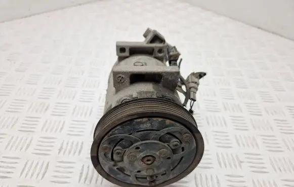 Renault Clio IV Air conditioning (A/C) compressor (pump) 926002352R 5071388939 Z0012593D