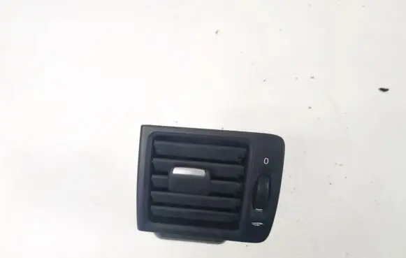 Volvo C30 Dash center air vent grill y01103 506002