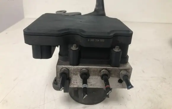 Toyota Avensis T270 ABS Pump 0265254669 4454005150