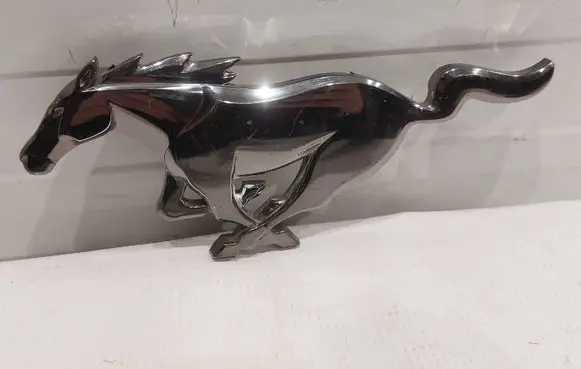 Ford Mustang V Manufacturer badge logo/emblem AR338A224ABW