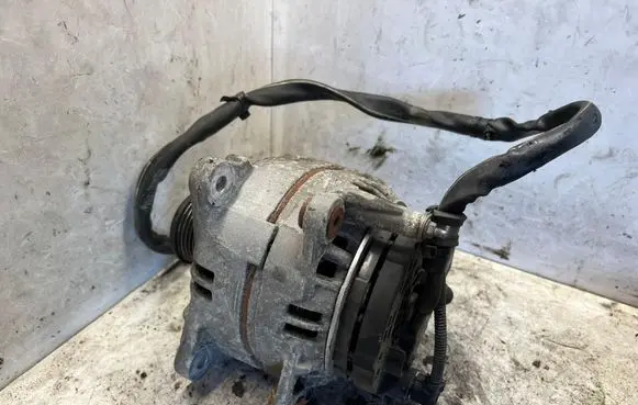 Volkswagen Golf V Generator/alternator 06F903023F