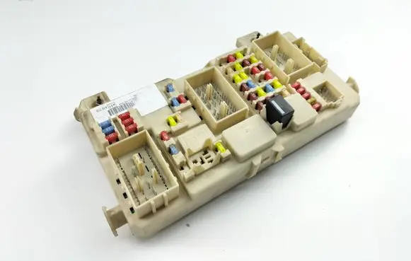 Ford Kuga I Fuse module 7M5T14A073JC 519200901 00184208