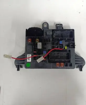 Opel Insignia A Fuse module 13277322