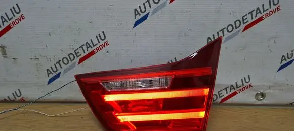 Tailgate rear/tail lights