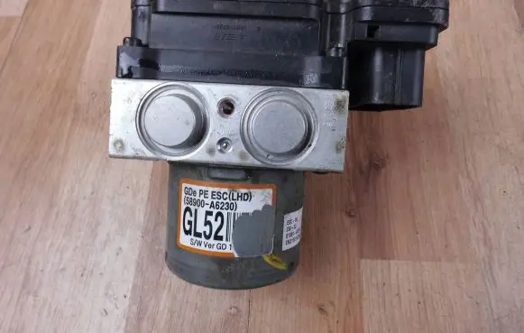 Hyundai i30 ABS Pump 58900A6230 58920A6230 4658920800