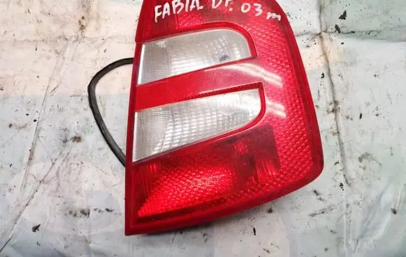 Skoda Fabia Mk1 (6Y) Rear/tail lights xu3x13450aa xu3x-13450-aa