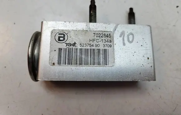 Peugeot 3008 I Air conditioning (A/C) expansion valve 7022845