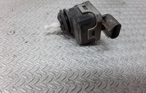 Headlight level adjustment motor