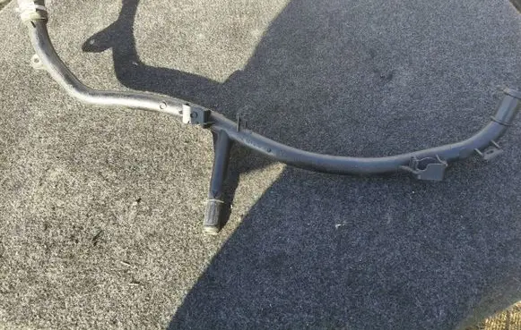 Volkswagen Tiguan Engine coolant pipe/hose 04l121070ac