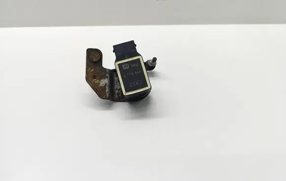 BMW 5 E60 E61 Rear air suspension level height sensor 6752797 675279701 37146752797