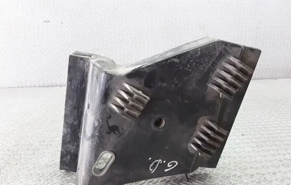 Audi A8 S8 D2 4D Bumper support mounting bracket corner 4D0807572A