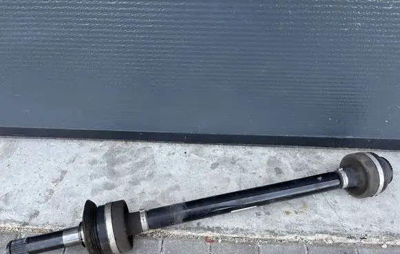 BMW M5 F90 Rear driveshaft 7856936