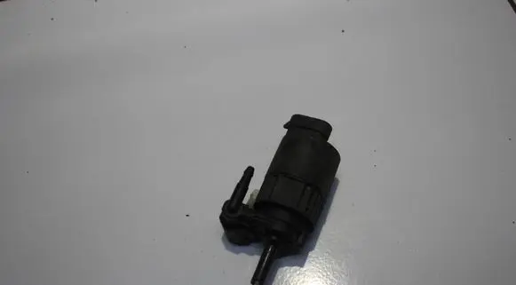 Renault Laguna I Windscreen/windshield washer pump 77008321782