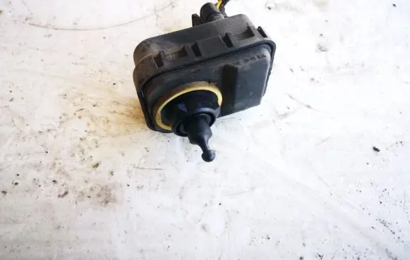 Opel Zafira A Headlight level adjustment motor 