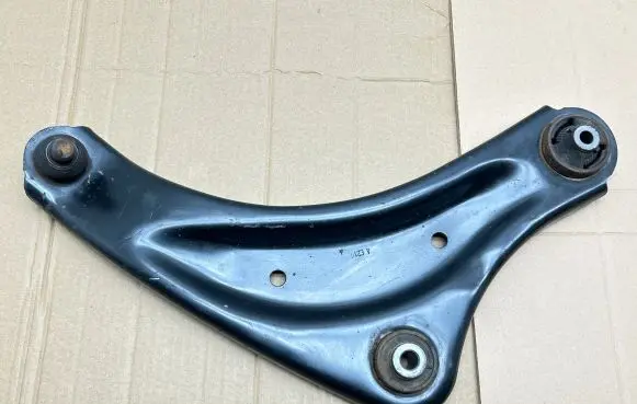 Nissan e-NV200 Front lower control arm/wishbone 545004FA0A