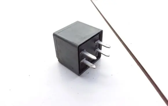 Opel Sintra Hazard warning light relay 12193604