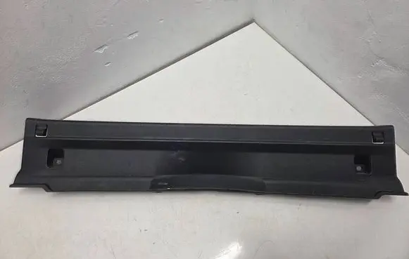 Trunk/boot sill cover protection