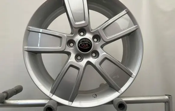 KIA Soul R18 alloy rim 