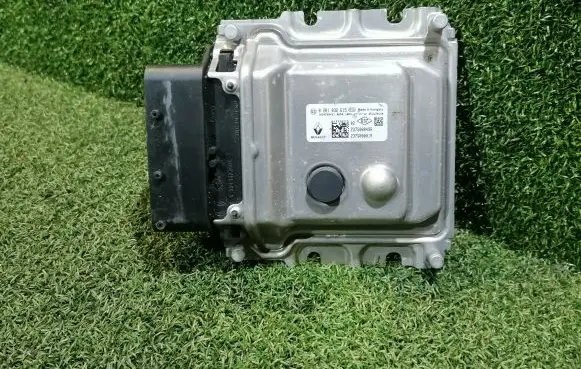 Renault Trafic III (X82) Adblue control unit 237G00049R 237G00001R 0281032615