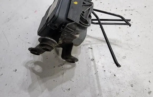 Skoda Fabia Mk2 (5J) ABS Pump 6R0907379AQ 6R0907379AR 0001
