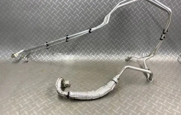 Aston Martin DB9 Air conditioning (A/C) pipe/hose