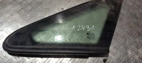 Opel Zafira B Front triangle window/glass 