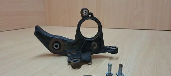 Citroen DS5 Driveshaft support bearing bracket 9680482980