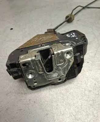 Mercedes-Benz E W211 Rear door lock 2117300535