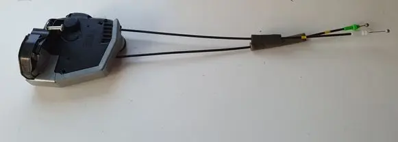 Toyota Prius (XW50) Rear door lock