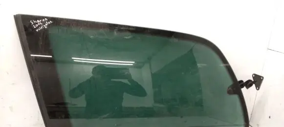 Volkswagen Sharan Rear side window 43R000002 DOT249 AS3