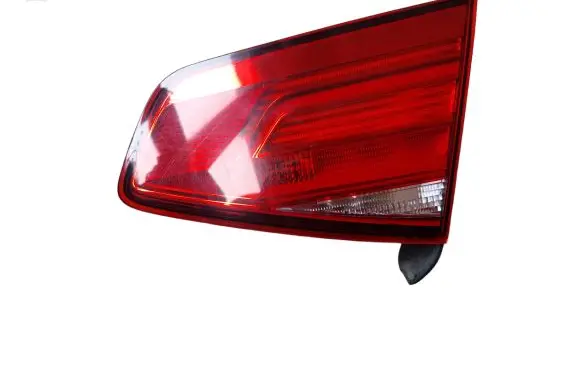 Volkswagen PASSAT B8 Tailgate rear/tail lights 195268