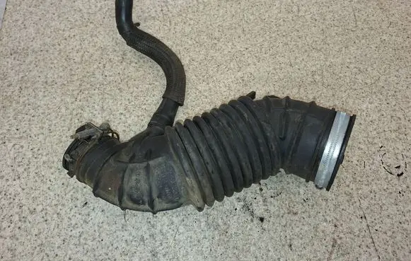 KIA Optima Turbo air intake inlet pipe/hose 281302T700