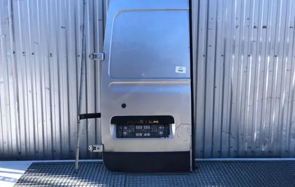 Renault Master III Rear door 
