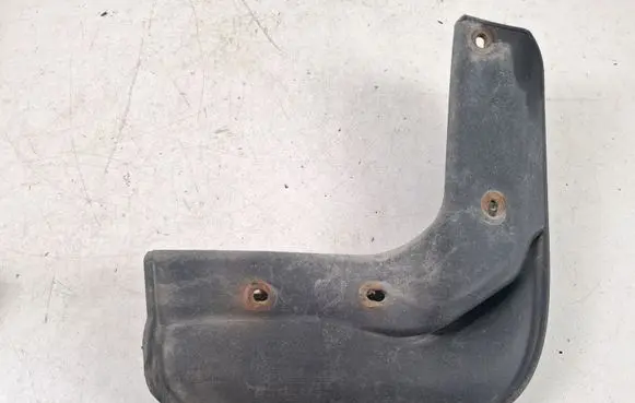 Volkswagen Jetta VI Front mudguard 5C6075111