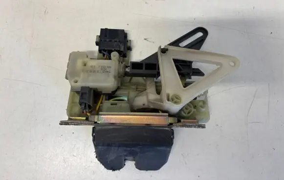 Tailgate/trunk/boot lock/catch/latch
