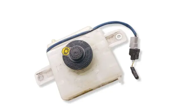 Toyota Auris E180 Brake fluid reservoir 