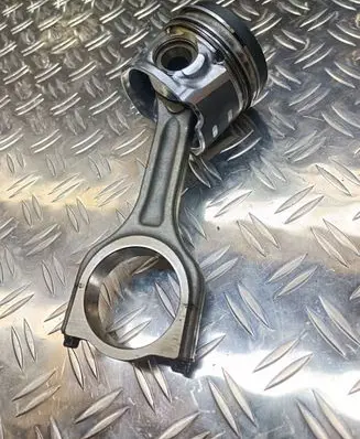 Peugeot 508 Piston with connecting rod