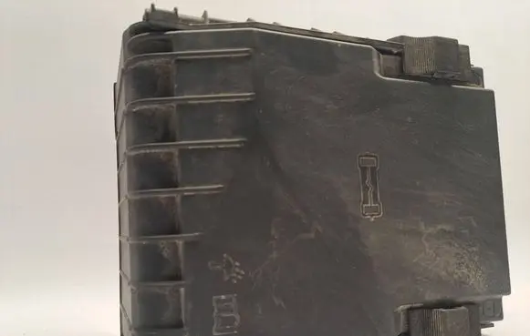 Volkswagen PASSAT B7 Fuse box cover 1K0937132G 1K0937132F 014189871